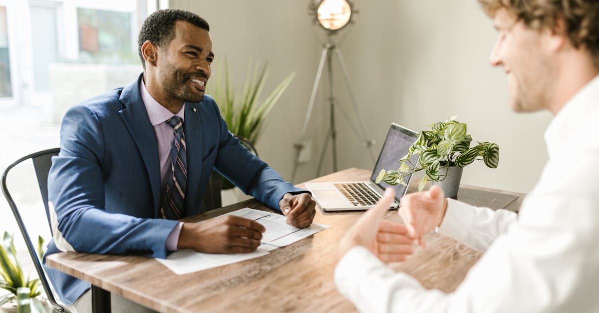 découvrez des solutions d'assurance adaptées à vos besoins : santé, auto, habitation et bien plus. protégez ce qui compte le plus avec des couvertures sur mesure et des conseils d'experts.